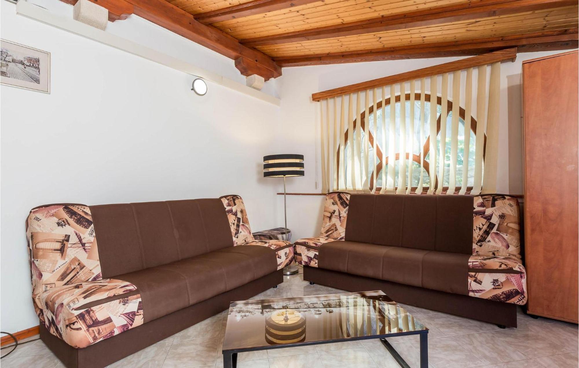 Awesome Home In Вели-Лошинь Экстерьер фото