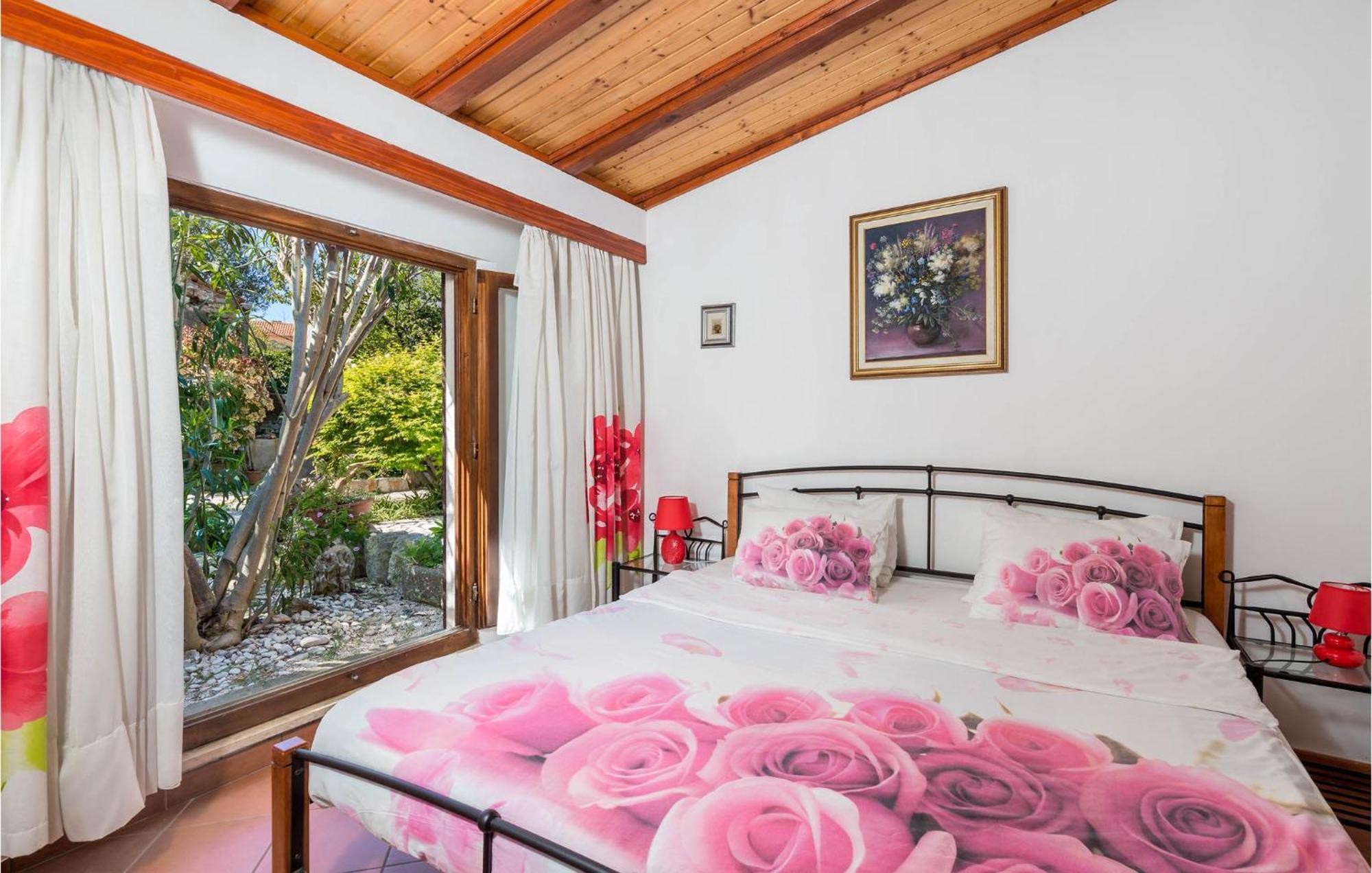 Awesome Home In Вели-Лошинь Экстерьер фото